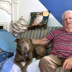 Seniorenheim Glashütten: Mit diesen Streicheleinheiten fühlt sich unser Vierbeiner pudelwohl!